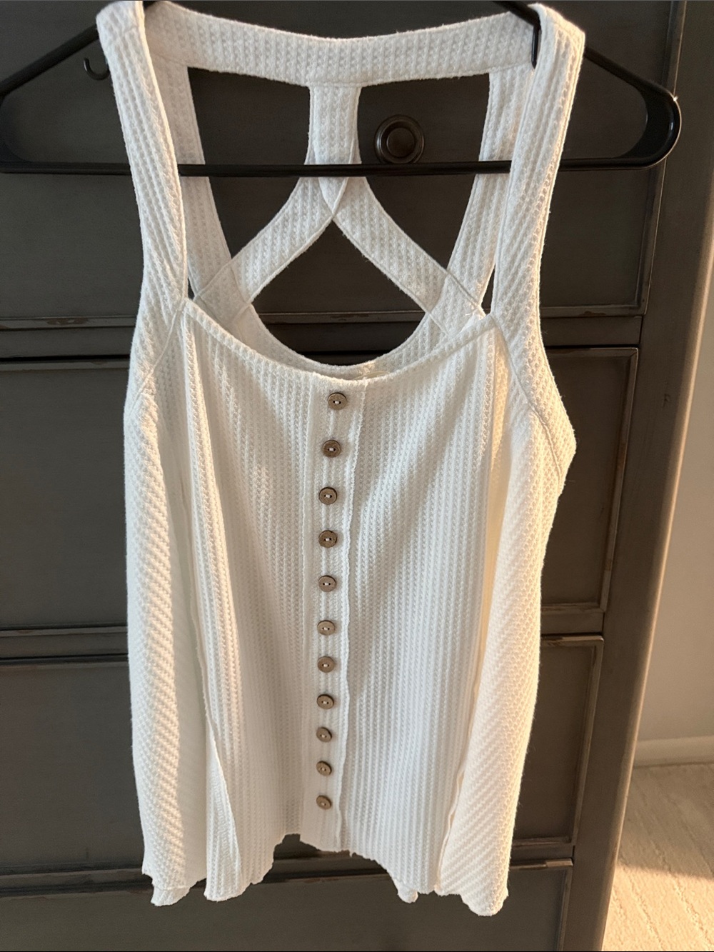 Three Bird Nest White Textured Button-Back Tank